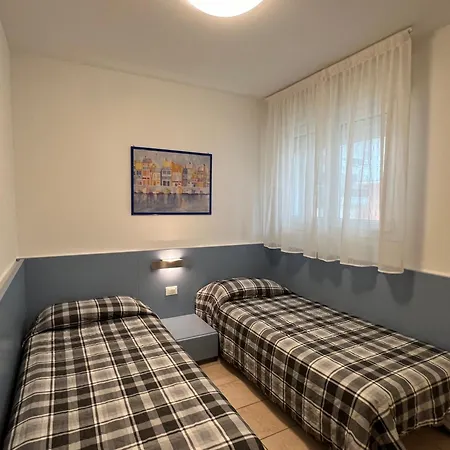 Apartament Mare *