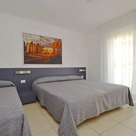 Apartament Mare *